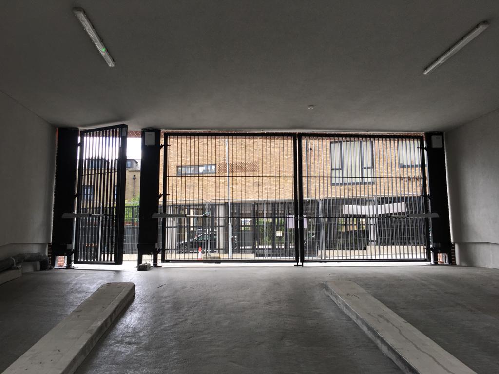 r Entrance Gates